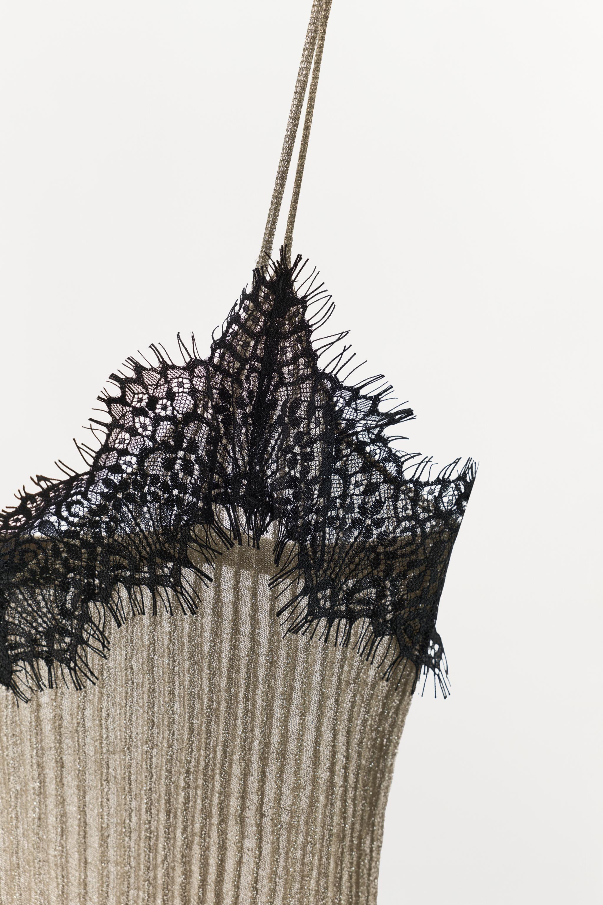 METALLIC THREAD LACE KNIT TOP